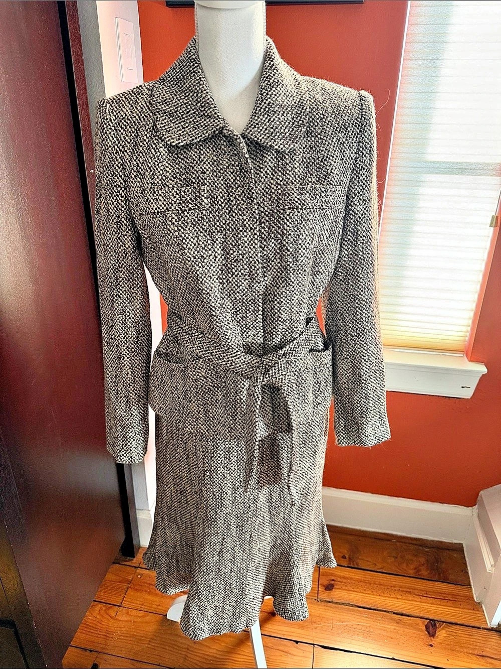 Anne Klein Textured Jacket and Skirt in Brown & Cream Size 6 Like New